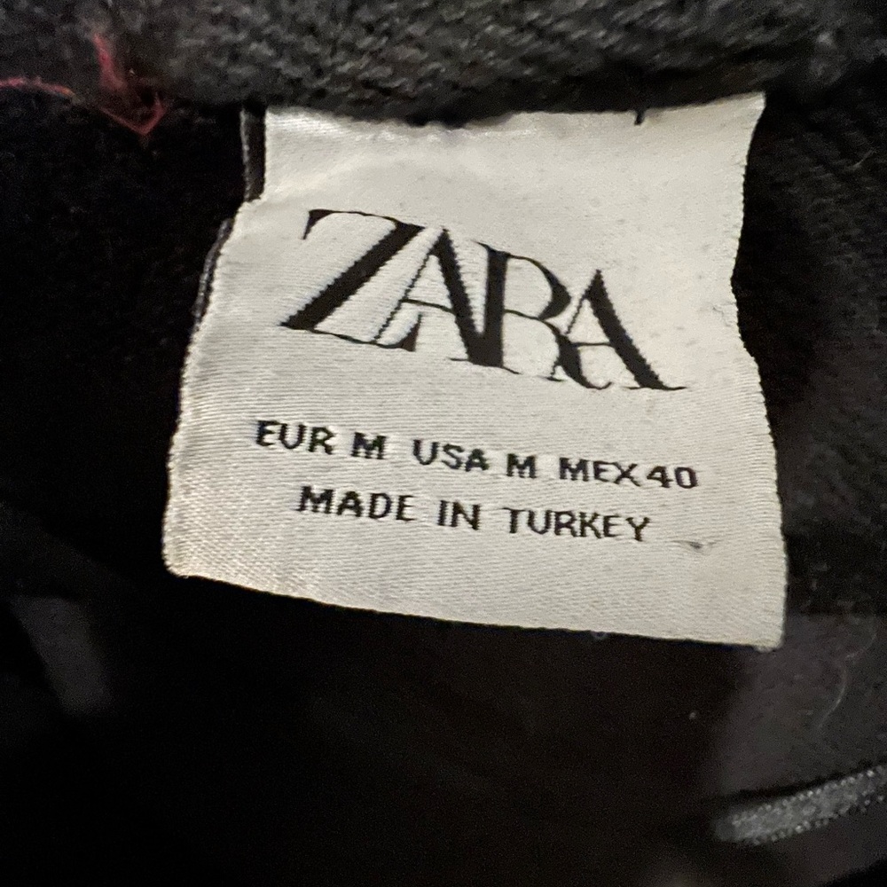 Zara - Picture 2 of 4
